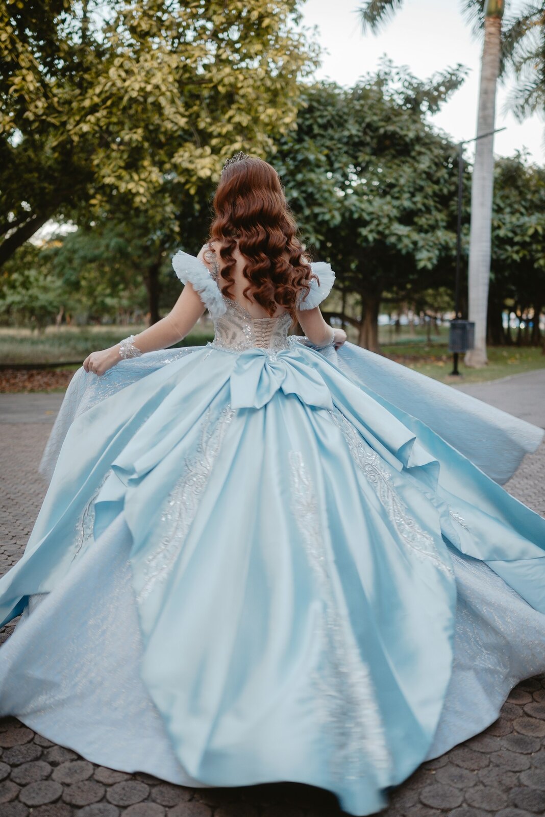 Vestido midi plisado en marfil