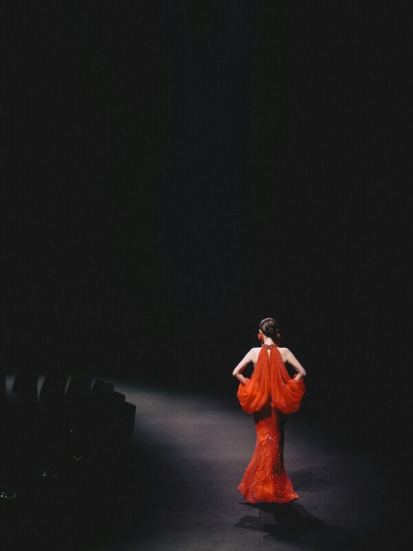 Editorial de estudio en tono tierra