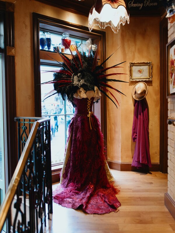 Vestido midi plisado en champan